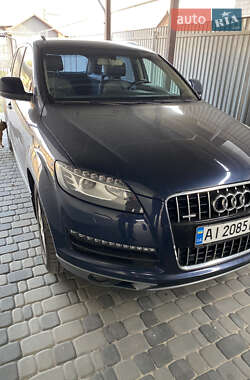 Позашляховик / Кросовер Audi Q7 2013 в 
