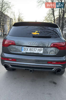 Позашляховик / Кросовер Audi Q7 2015 в 