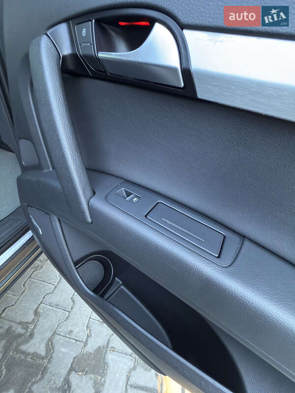 Позашляховик / Кросовер Audi Q7 2015 в Києві