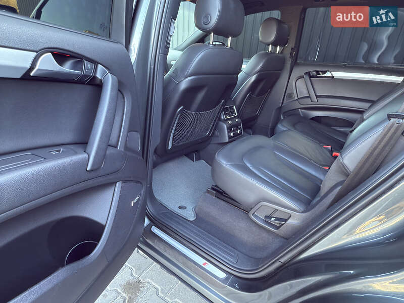 Позашляховик / Кросовер Audi Q7 2015 в Києві