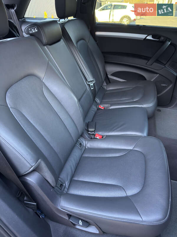 Позашляховик / Кросовер Audi Q7 2015 в Києві