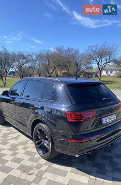 Позашляховик / Кросовер Audi Q7 2016 в 