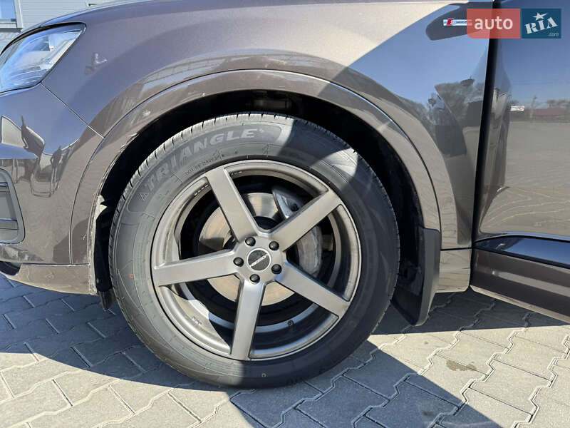 Внедорожник / Кроссовер Audi Q7 2018 в Звягеле