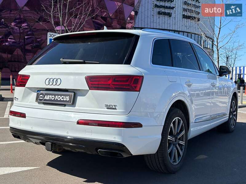 Позашляховик / Кросовер Audi Q7 2016 в Києві