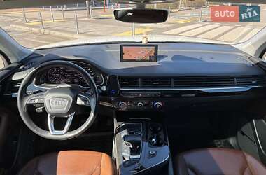 Позашляховик / Кросовер Audi Q7 2016 в 