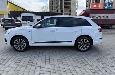 Внедорожник / Кроссовер Audi Q7 2018 в 