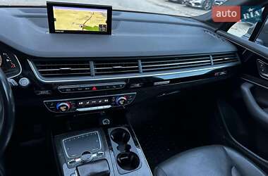 Внедорожник / Кроссовер Audi Q7 2017 в 