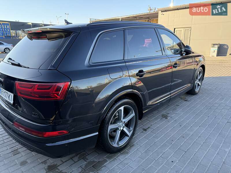 Позашляховик / Кросовер Audi Q7 2016 в Вінниці