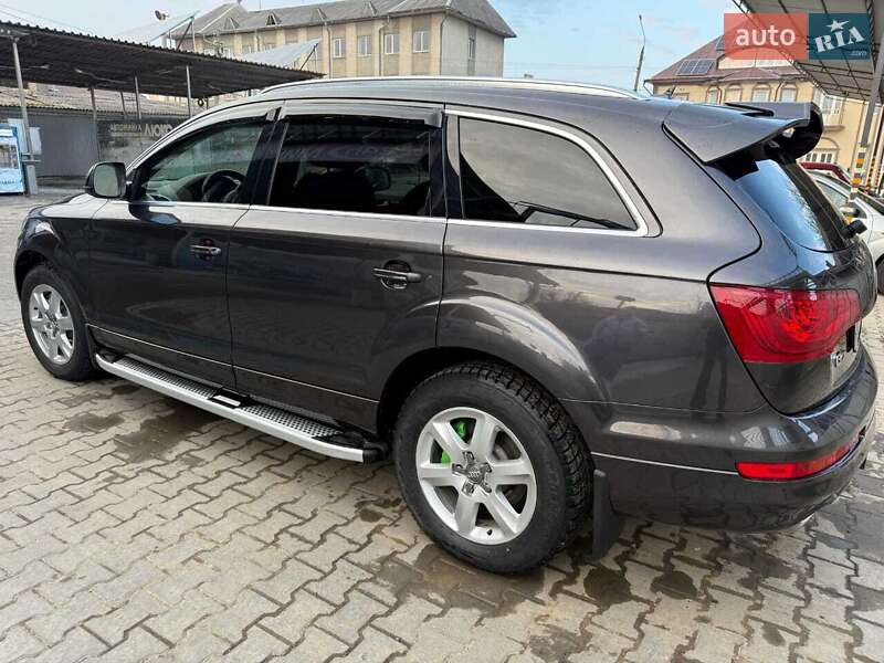 Позашляховик / Кросовер Audi Q7 2011 в Чемерівцях