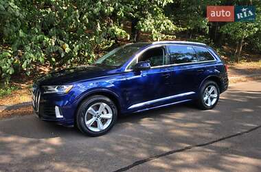 Позашляховик / Кросовер Audi Q7 2022 в 