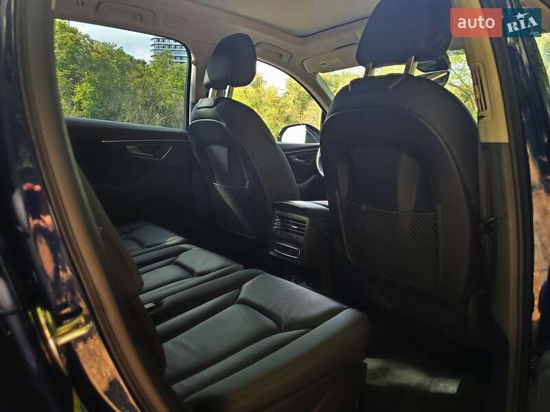 Позашляховик / Кросовер Audi Q7 2022 в Києві