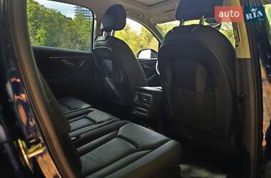 Позашляховик / Кросовер Audi Q7 2022 в 