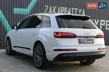 Внедорожник / Кроссовер Audi Q7 2021 в 