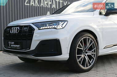 Внедорожник / Кроссовер Audi Q7 2021 в 