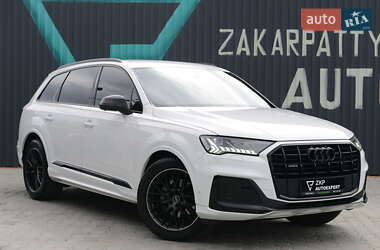 Внедорожник / Кроссовер Audi Q7 2022 в 