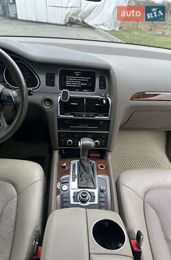Внедорожник / Кроссовер Audi Q7 2011 в 