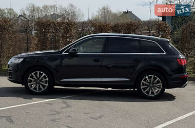 Позашляховик / Кросовер Audi Q7 2018 в 