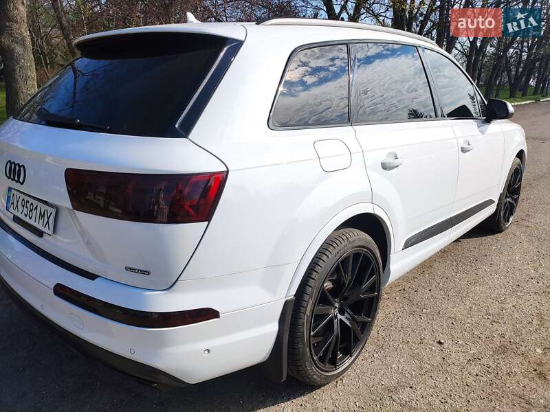 Позашляховик / Кросовер Audi Q7 2019 в Чугуєві