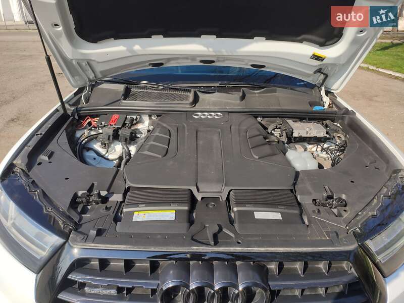 Позашляховик / Кросовер Audi Q7 2019 в Чугуєві