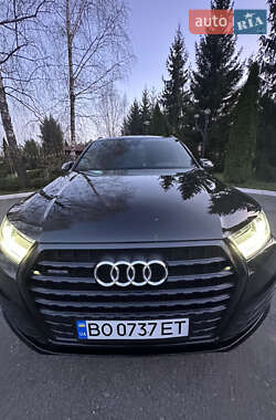 Внедорожник / Кроссовер Audi Q7 2018 в 