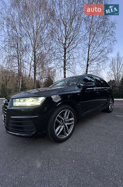 Внедорожник / Кроссовер Audi Q7 2018 в 