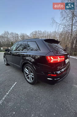 Внедорожник / Кроссовер Audi Q7 2018 в 