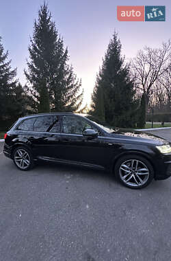 Внедорожник / Кроссовер Audi Q7 2018 в 