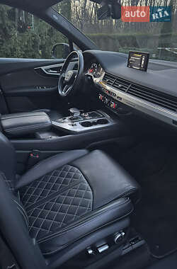 Внедорожник / Кроссовер Audi Q7 2018 в 