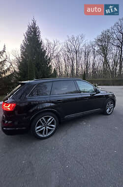 Внедорожник / Кроссовер Audi Q7 2018 в 