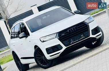 Внедорожник / Кроссовер Audi Q7 2016 в 