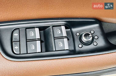 Внедорожник / Кроссовер Audi Q7 2016 в 