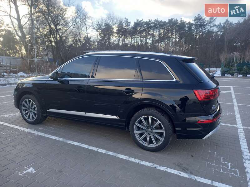 Внедорожник / Кроссовер Audi Q7 2019 в Чернигове