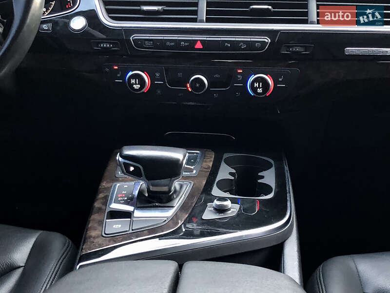 Внедорожник / Кроссовер Audi Q7 2017 в Львове