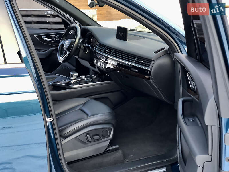 Внедорожник / Кроссовер Audi Q7 2017 в Львове