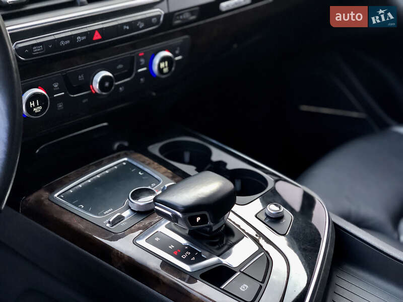Внедорожник / Кроссовер Audi Q7 2017 в Львове