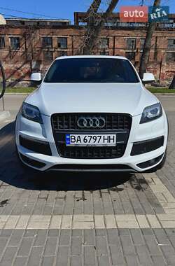 Внедорожник / Кроссовер Audi Q7 2014 в 