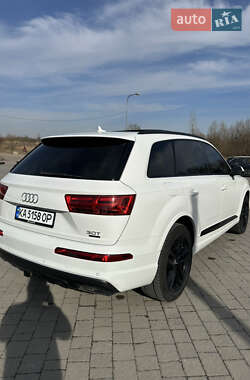 Внедорожник / Кроссовер Audi Q7 2018 в 