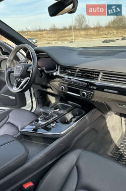 Внедорожник / Кроссовер Audi Q7 2018 в 