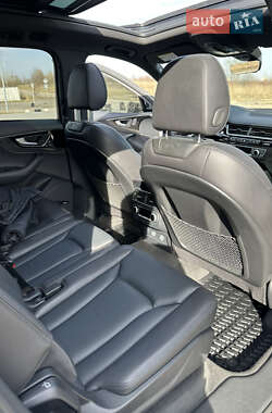 Внедорожник / Кроссовер Audi Q7 2018 в 