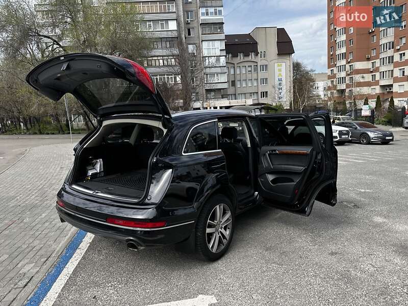 Внедорожник / Кроссовер Audi Q7 2013 в Днепре