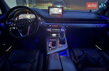 Позашляховик / Кросовер Audi Q7 2019 в 