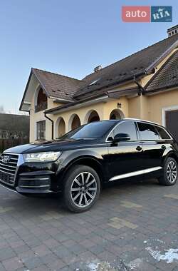 Внедорожник / Кроссовер Audi Q7 2016 в 