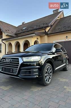 Внедорожник / Кроссовер Audi Q7 2016 в 