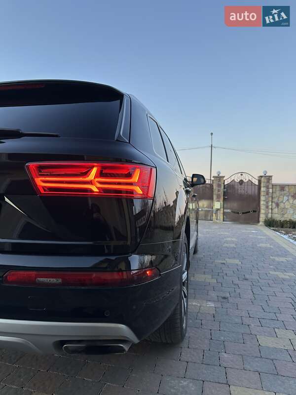 Позашляховик / Кросовер Audi Q7 2016 в Івано-Франківську