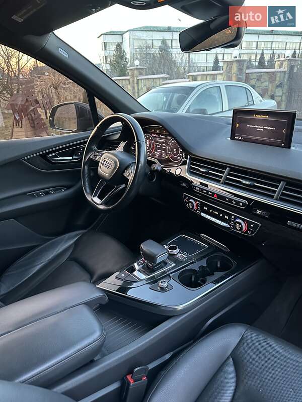 Позашляховик / Кросовер Audi Q7 2016 в Івано-Франківську