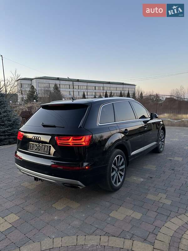 Позашляховик / Кросовер Audi Q7 2016 в Івано-Франківську