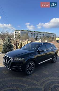 Внедорожник / Кроссовер Audi Q7 2016 в 