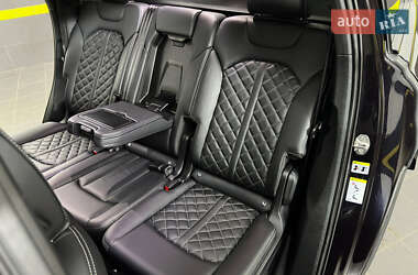 Внедорожник / Кроссовер Audi Q7 2017 в 