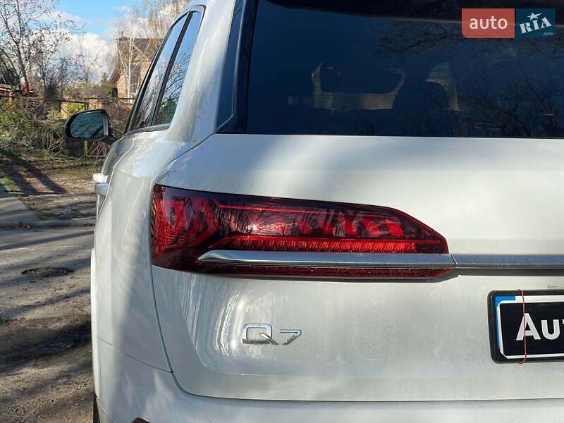 Внедорожник / Кроссовер Audi Q7 2020 в Киеве