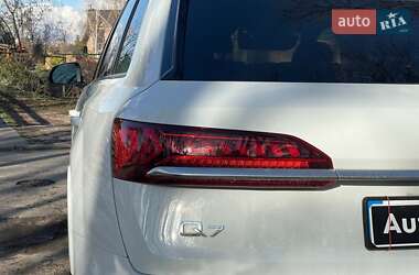 Внедорожник / Кроссовер Audi Q7 2020 в 